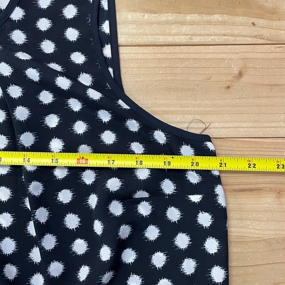 Michael Kors Polka Dot Sleeveless Pleated Top Blouse Black White M - Picture 4 of 5